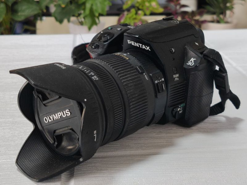 دوربین دست دوم پنتاکس Pentax k30 با لنز سیگما ۱۸-۱۲۵mm