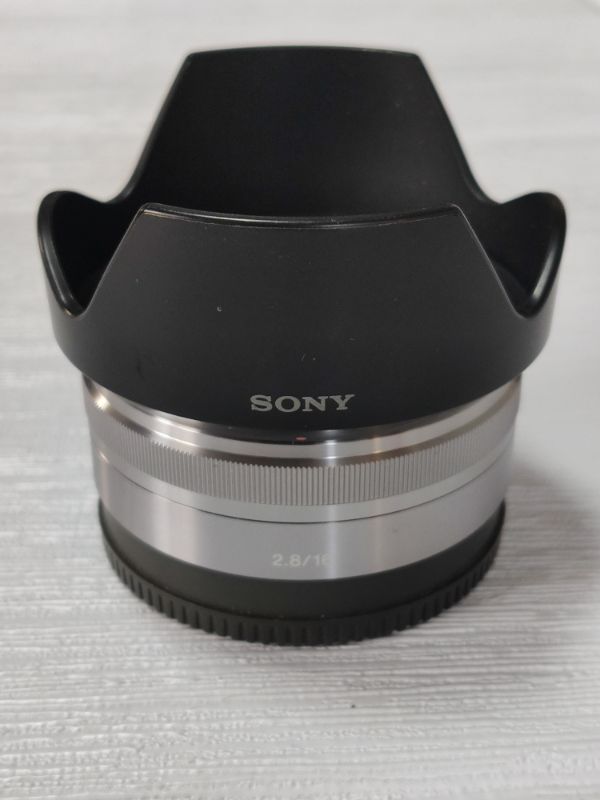 لنز سونی دست دوم Sony E 16mm f/2.8 Lens Silver(جعبه ندارد)