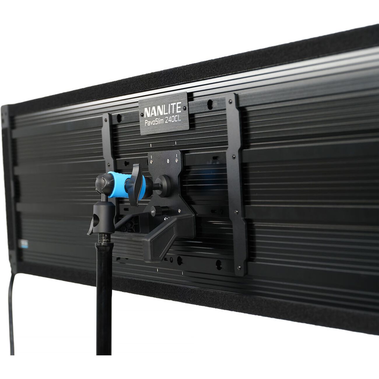 نمای پشت نور RGB نانلایت Nanlite PavoSlim 240CL RGB LED