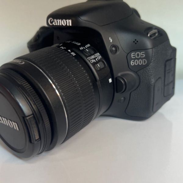دوربین دست دوم Canon EOS 600D kit 18-55mm   (۴۰۰۰ شات)
