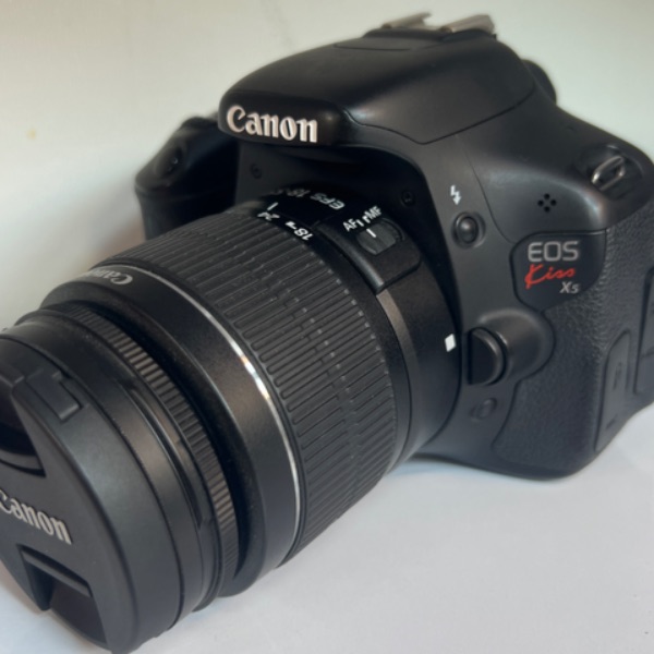 دوربین دست دوم Canon EOS 600D kit 18-55mm   (9200 شات)