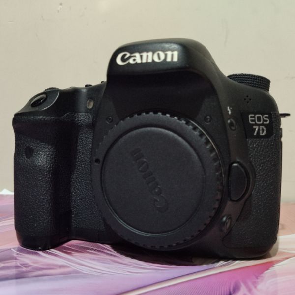 دوربین دست دوم دوربین عکاسی کانن Canon EOS 7D Body (34500 شات)