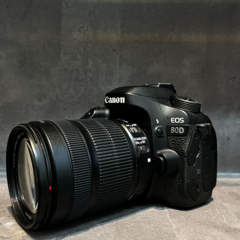 دوربین عکاسی کانن Canon EOS 80D Kit 18-135mm f/3.5-5.6 IS STM (9000 شات)