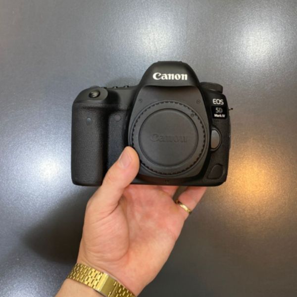 دوربین دست دوم دوربین عکاسی کانن Canon EOS 5D Mark IV Body (9000 شات)