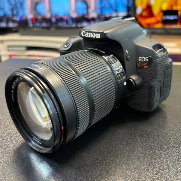 دوربین دست دوم Canon EOS kis x700d Kit 18-135mm (15/000 شات)