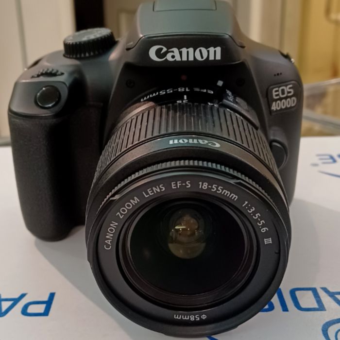 دوربین عکاسی کانن دست دوم  Canon EOS 4000D Kit EF-S 18-55mm III  (2891 شات)