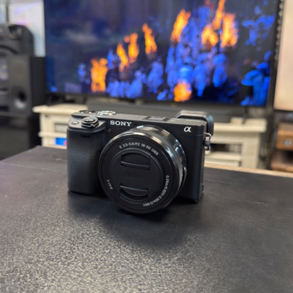 دوربین دست دوم Sony a6400 Mirrorless Camera kit 16-50mm (4/000 شات)