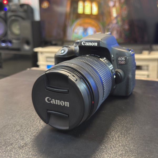 دوربین دست دوم عکاسی کانن Canon EOS 750D Kit 18-135mm F3.5-5.6 IS STM  (7/000 شات)
