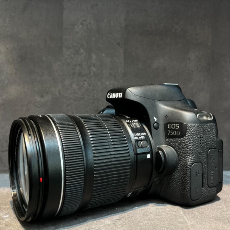 دوربین دست دوم Canon EOS 750D Kit 18-135mm F3.5-5.6 IS STM (5000 شات)