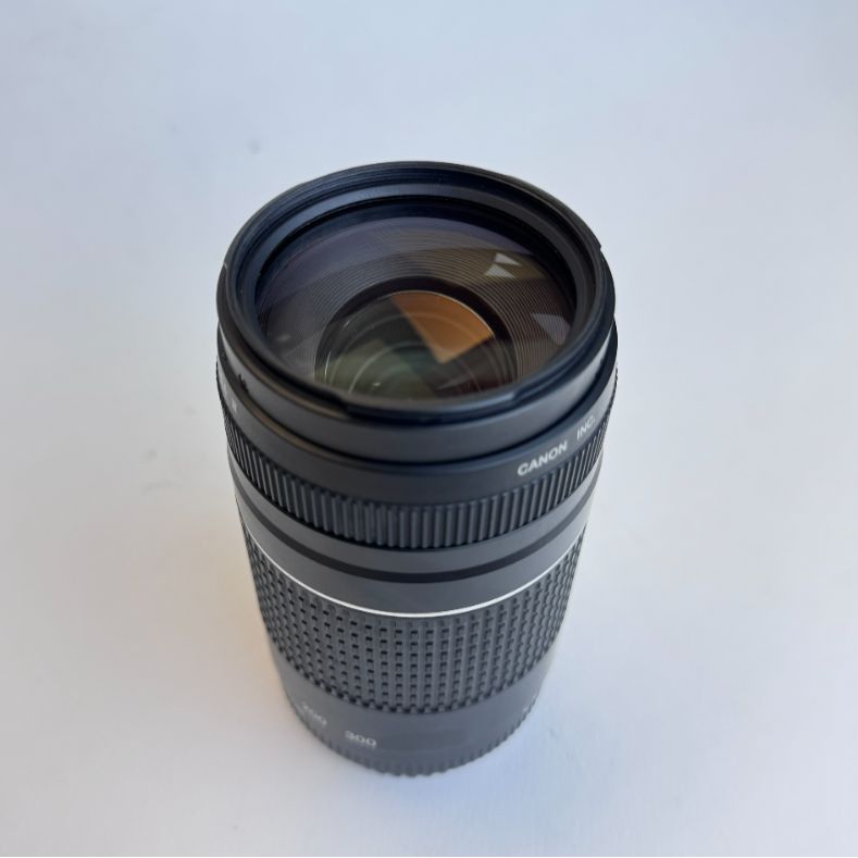 لنز دست دوم لنز کانن دست دوم Canon EF 75-300mm f/4-5.6 III (جعبه دارد)