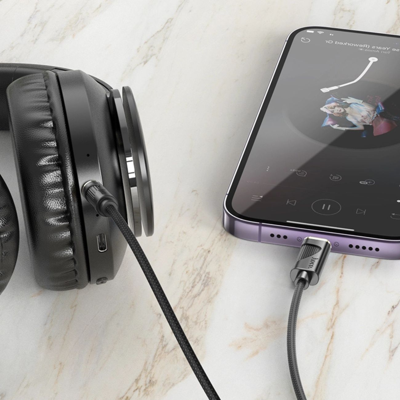 نمای کاربردی کابل صوتی لایتنینگ هوکو HOCO UPA30 Lightning to AUX Audio Cable