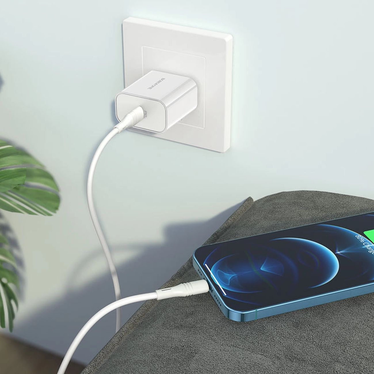 ویژگی های شارژر دیواری 20 وات بروفون همراه کابل لایتنینگ Borofone BA57A 20W Wall Charger with Lightn