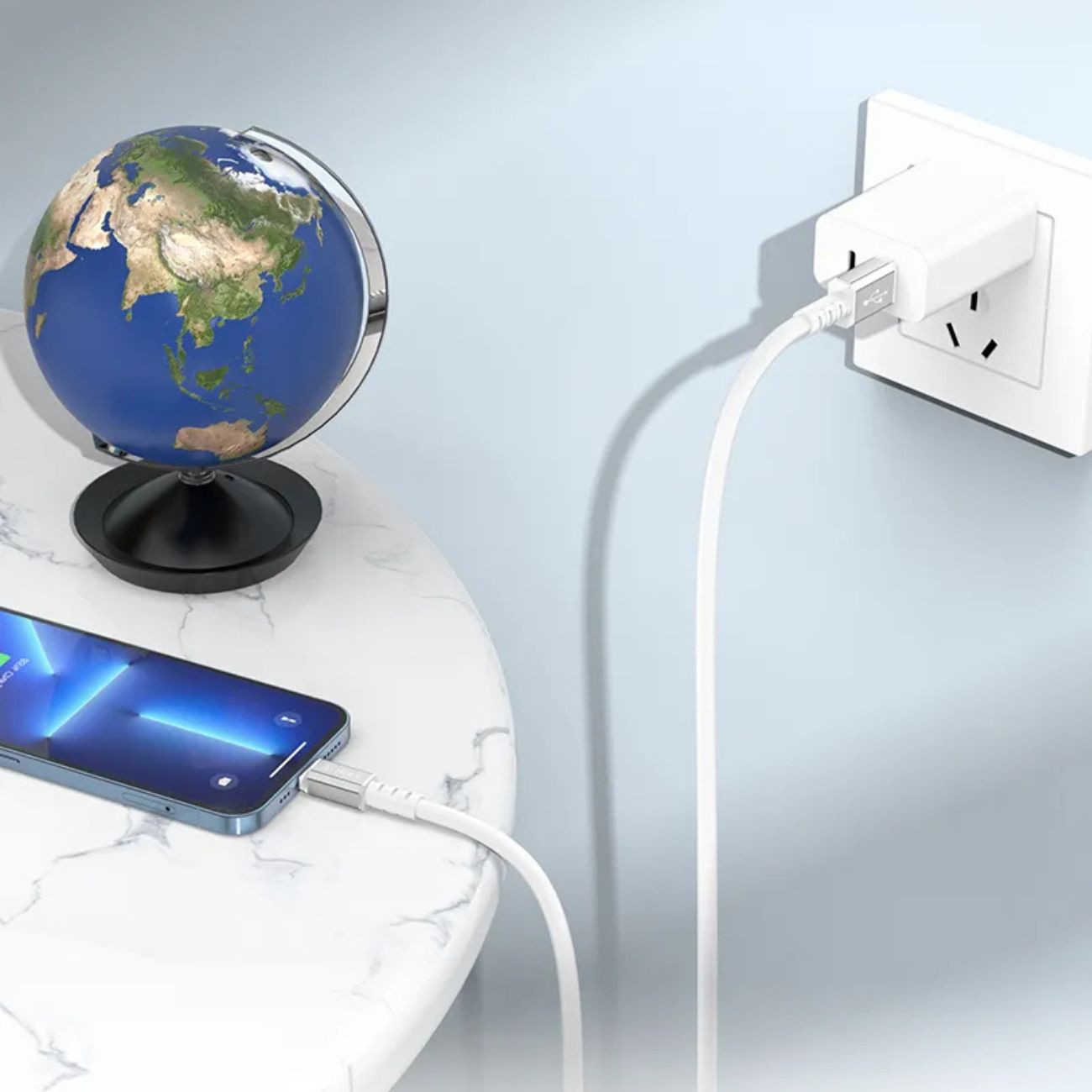 نمای در حال استفاده کابل شارژ آیفونی نکسا NEXA L51 Fast Charging and Data Transfer Cable for iPhone