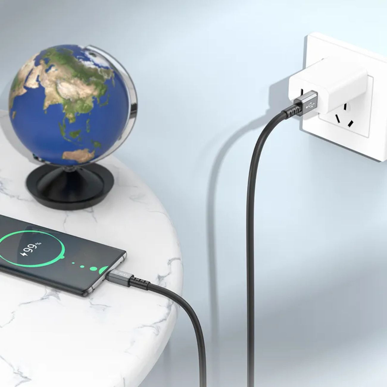 نمای در حال استفاده کابل شارژ با سری تایپ سی نکسا NEXA L51 Type-C to Type-C Charging Cable