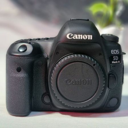 دوربین کانن  دست دوم Canon EOS 5D Mark IV Body (15000 شات)