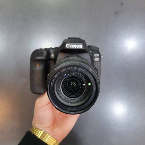 دوربین دست دوم دوربین عکاسی کانن Canon EOS 90D DSLR kit EF-S 18-135mm IS USM (4500 شات)