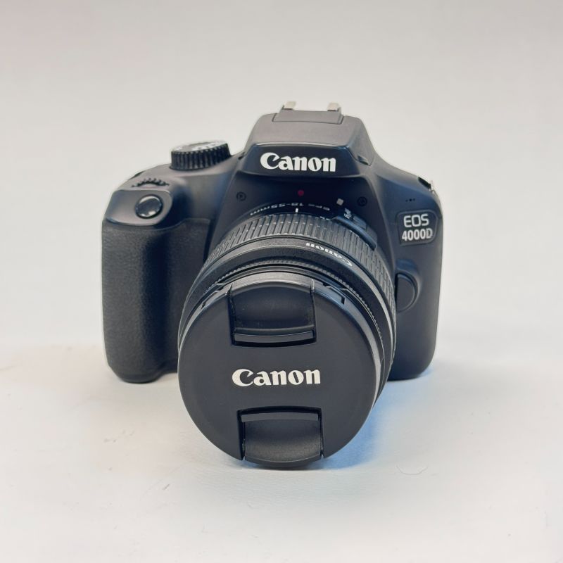 دوربین  عکاسی کانن دست دوم Canon EOS 4000D Kit EF-S 18-55mm IS III (8000 شات)