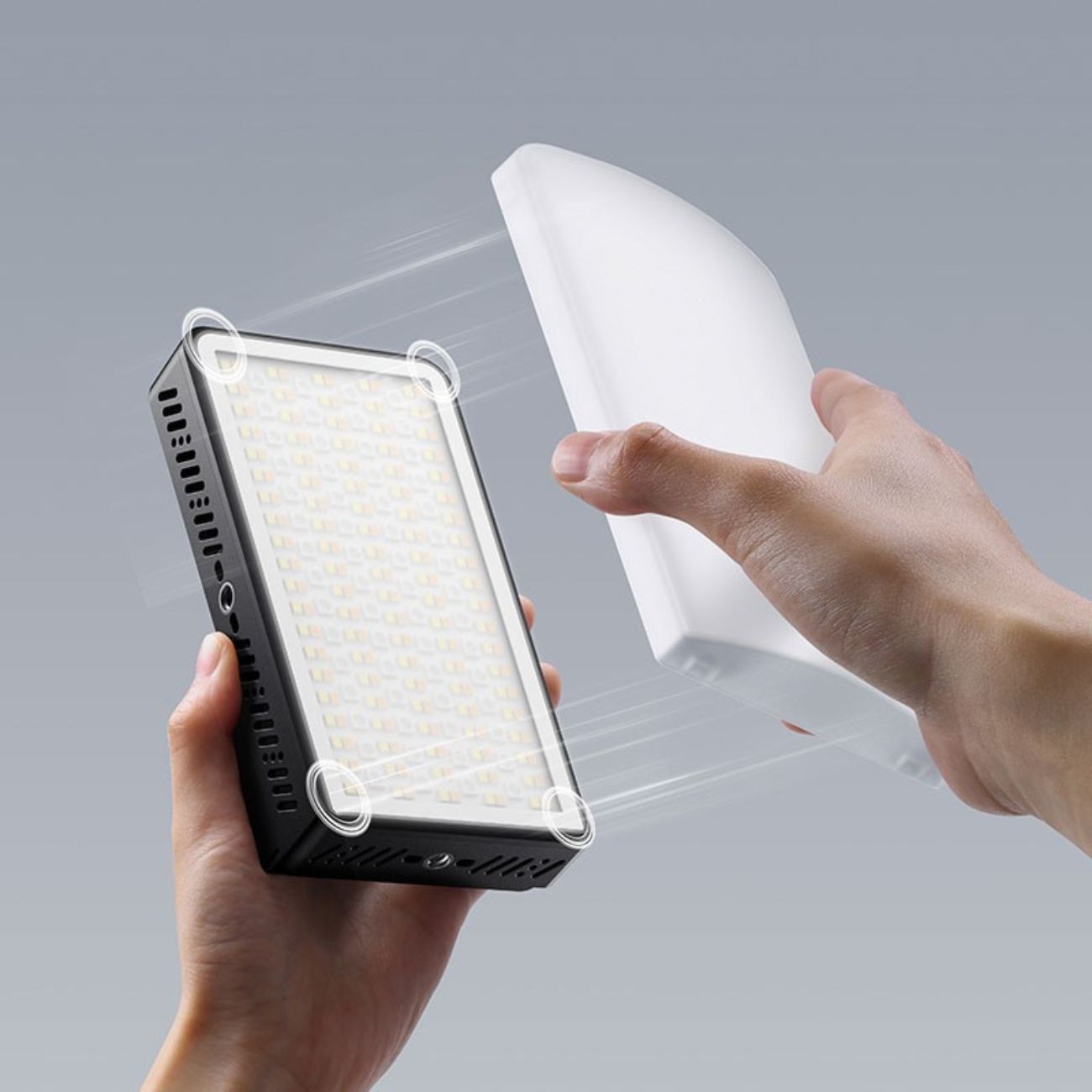 نمای کاربردی از ویدیو لایت اولانزی Ulanzi LM-P40Bi 40W Bi-Color Pocket LED Video Light