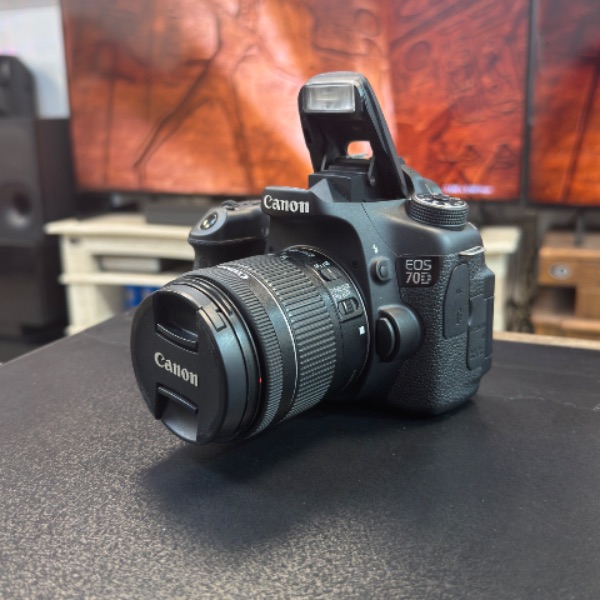 دوربین دست دوم 70d kit 1855 stm (19000 شات)
