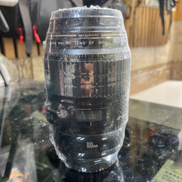 لنز دست دوم EF 100 f/2.8 Macro USM (جعبه ندارد)
