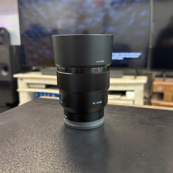 لنز دست دوم Fe85 1.8 sony (جعبه ندارد)