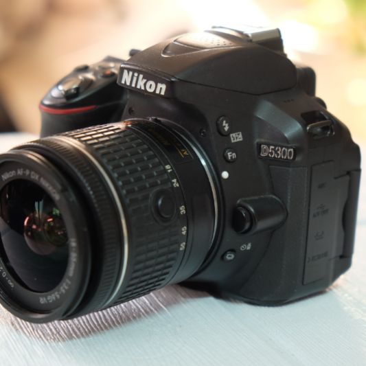 دوربین دست دوم دوربین عکاسی نیکون Nikon D5300 Kit 18-55mm f/3.5-5.6G VR II (4000 شات)