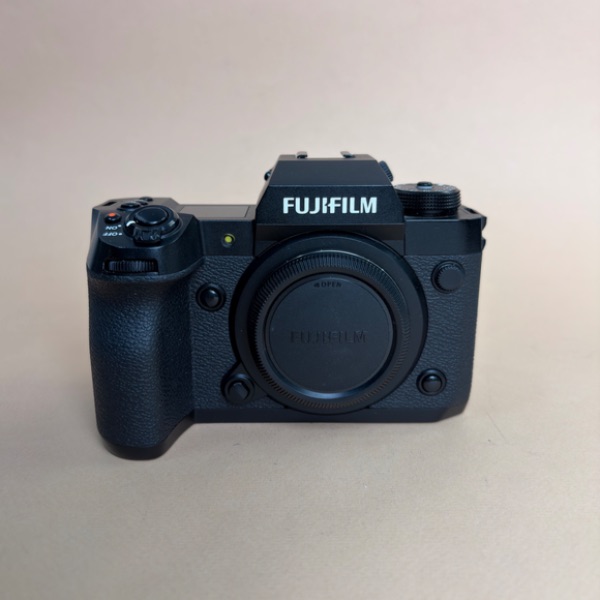 دوربین دست دوم FUJIFILM X-H2 Mirrorless Camera with 16-80mm Lens (2000 شات)