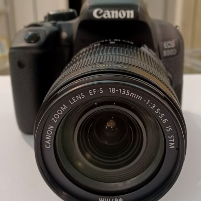 دوربین دست دوم عکاسی کانن Canon EOS 800D Kit 18-135mm f/4-5.6 IS STM (14098 شات)