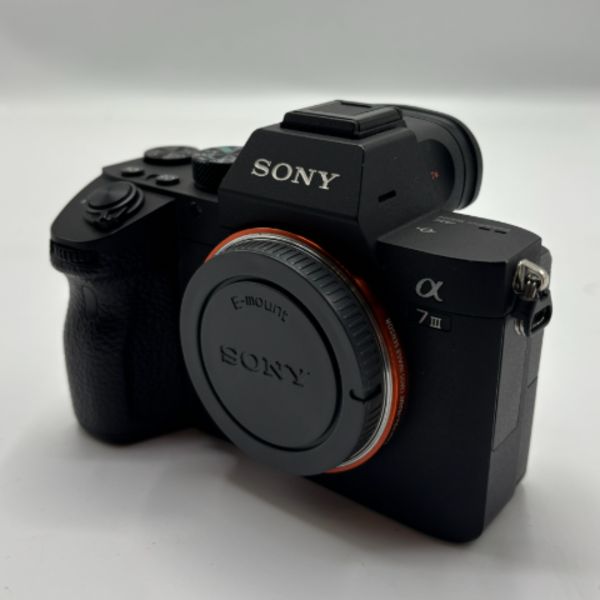 دوربین دست دوم Sony a7 III Mirrorless Camera Body (4700 شات)