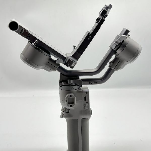 گیمبال دوربین دی جی آی DJI RS 4 Gimbal Stabilizer Combo ( دست دوم )