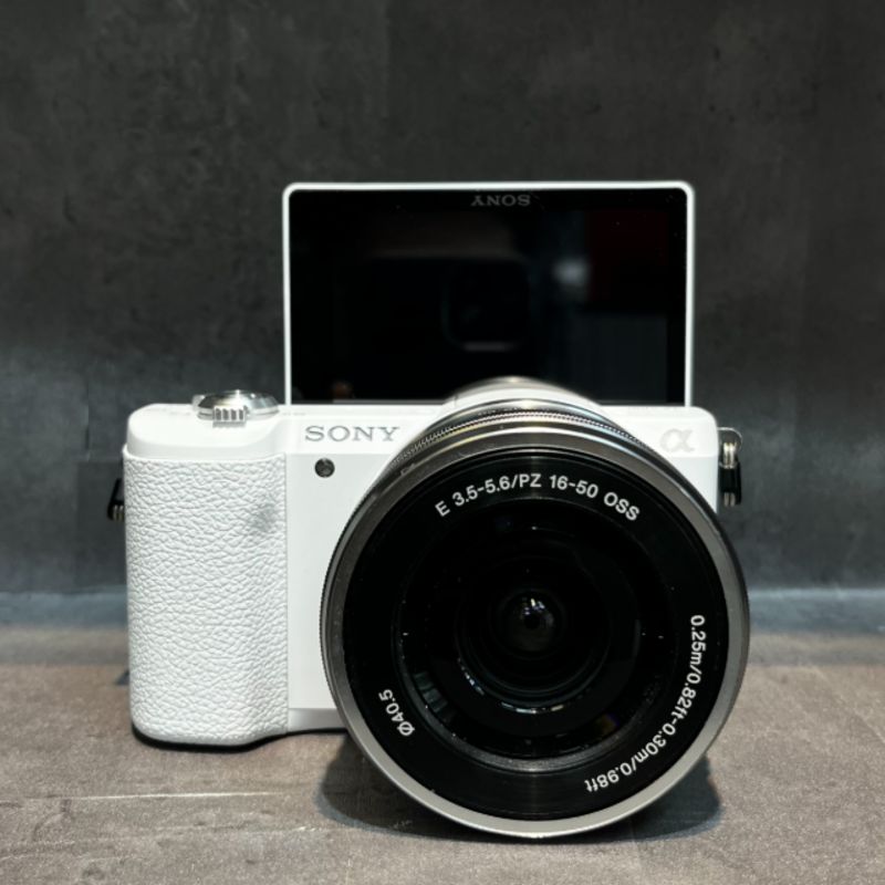 دوربین دست دوم سونی Sony a5100 16-50mm (300 شات)