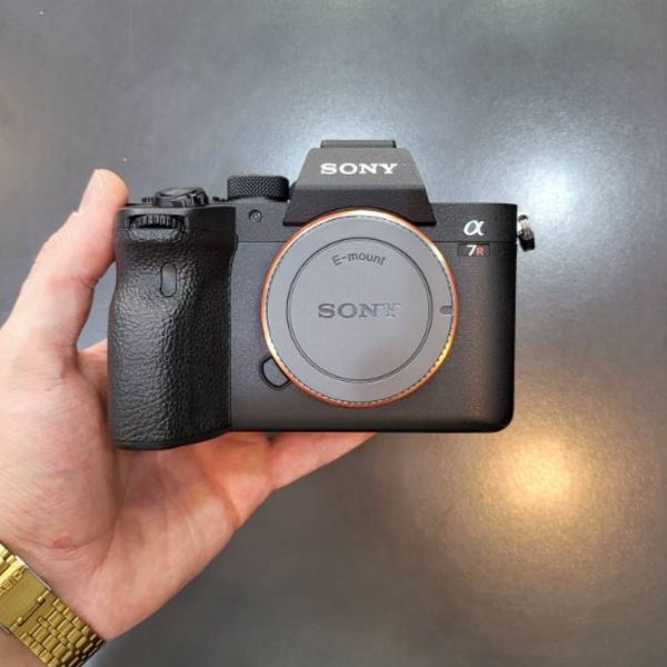 دوربین دست دوم Sony Alpha a7R IV body (9000 شات)