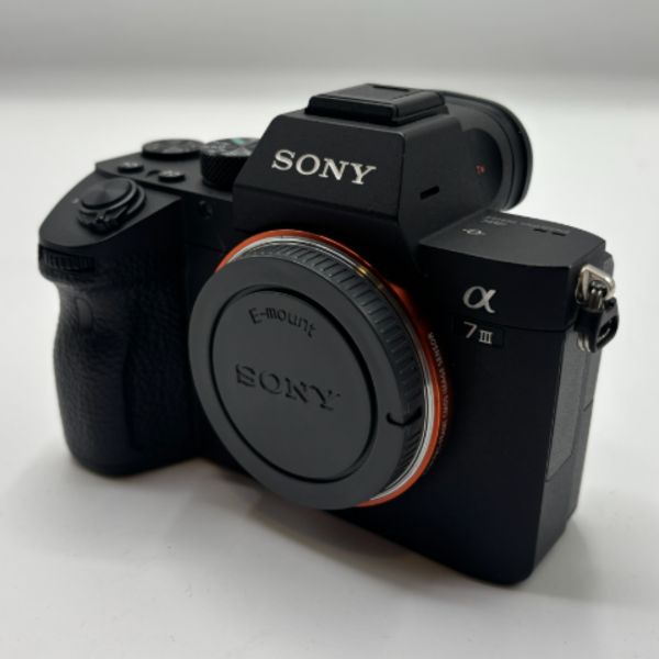 دوربین دست دوم Sony a7 III Mirrorless Camera Body (4700 شات)