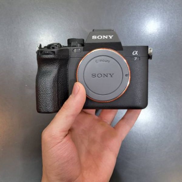 دوربین دست دوم Sony a7 IV Mirrorless Camera Body (9000 شات)