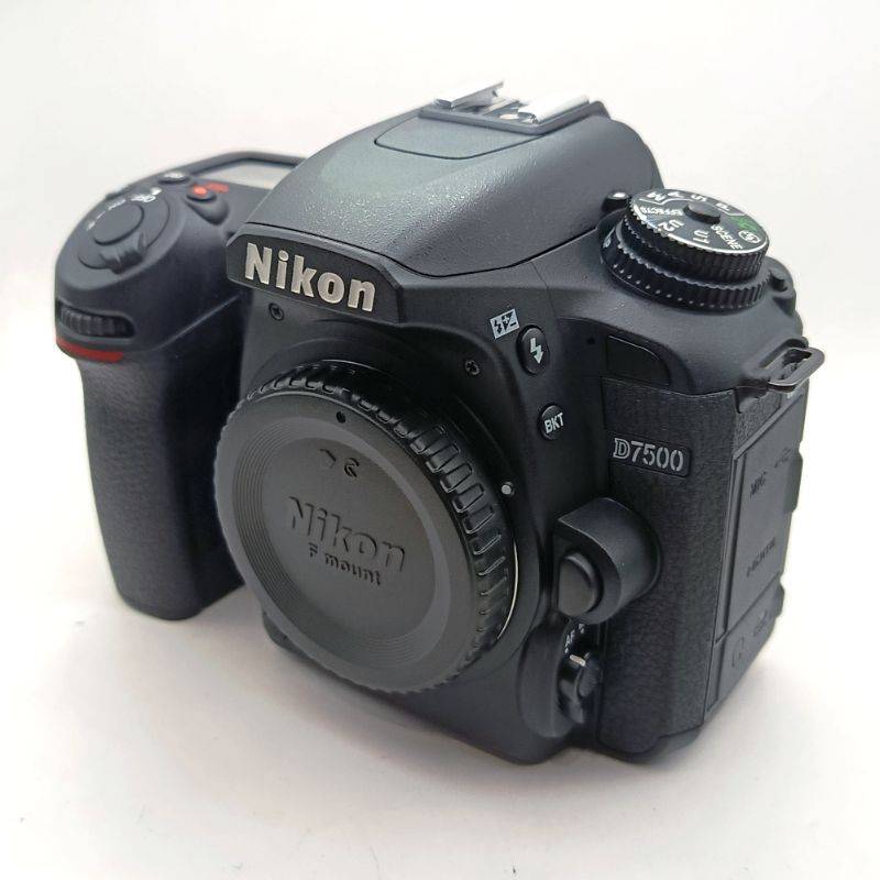 دوربین دست دوم  عکاسی نیکون Nikon D7500 body ( ۲۰۰۰ شات)