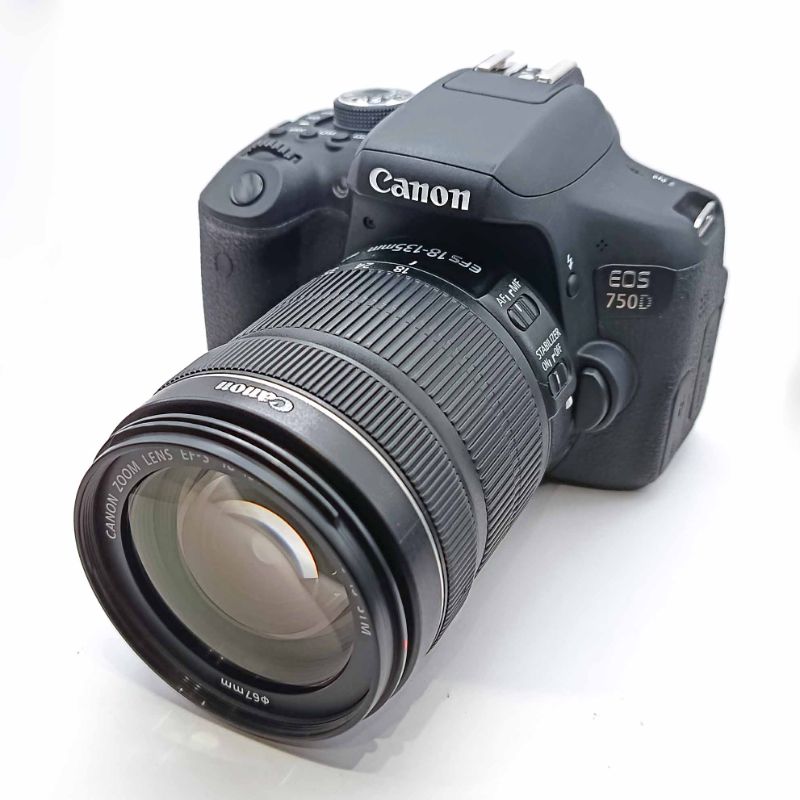 دوربین دست دوم Canon EOS 750D Kit 18-135mm F3.5-5.6 IS STM (9000 شات)