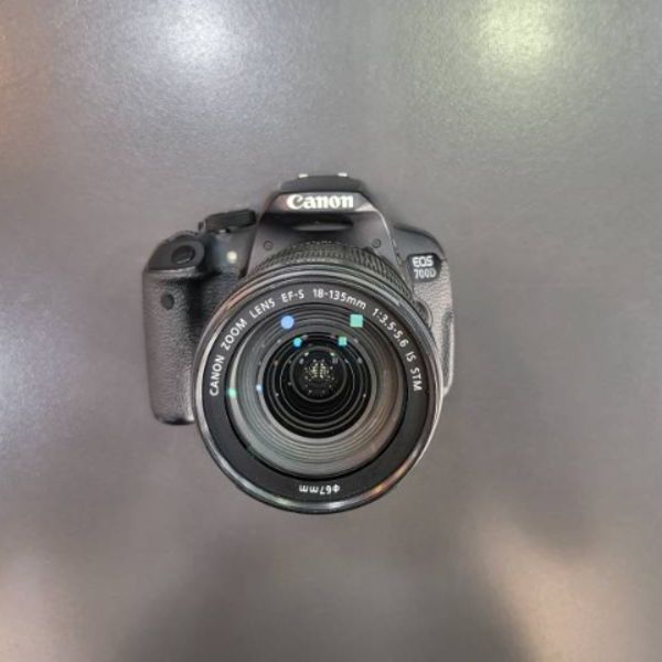 دوربین دست دوم Canon EOS 700D Kit 18-135mm f/3.5-5.6 IS STM Used (10000 شات)