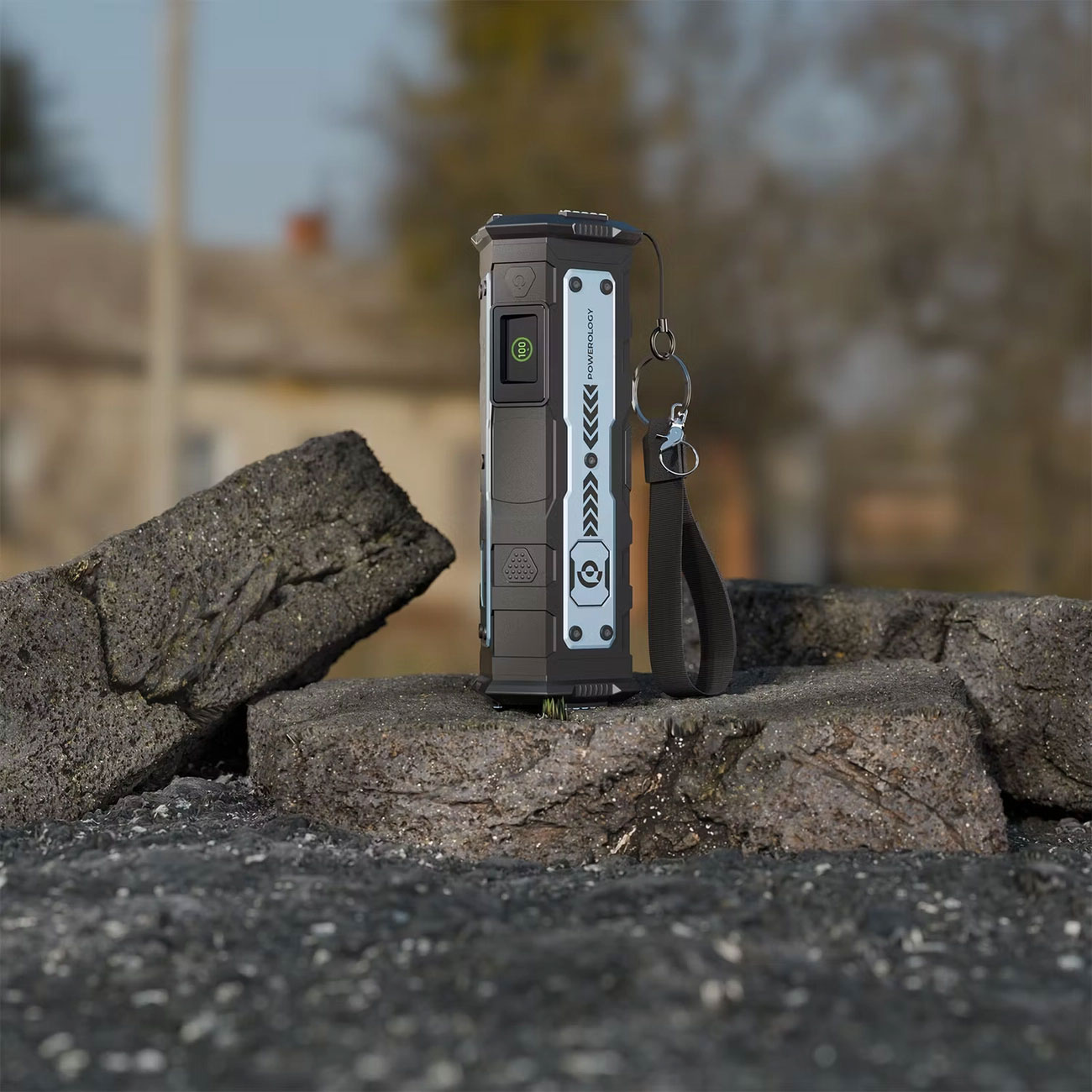 نمای کاربردی پاوربانک پاورولوژی Powerology PPBCHA91BK Torchpower 20000mAh 100W with 100 Lumens Flash