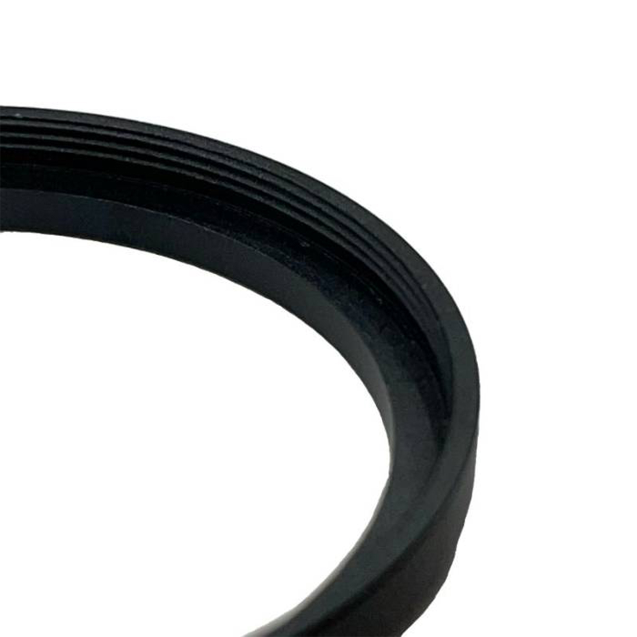 عکس از نمای نزدیک رینگ تبدیل دهانه لنز عکاسی Step-Down Filter Adapter Ring 105mm to 112mm