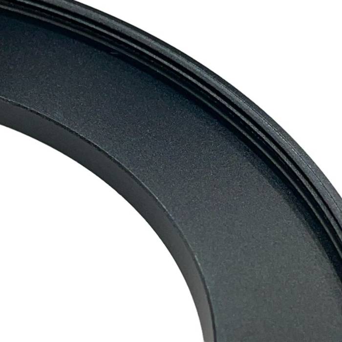 نما از نزدیک رینگ دهانه Step-Up 37 TO 82mm Ring
