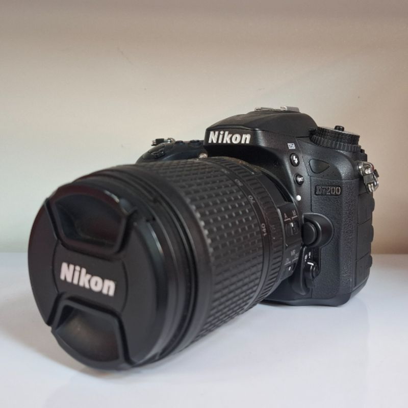 دوربین دست دوم Nikon D7200 Kit 18-140mm f/3.5-5.6 G VR (8000 شات)