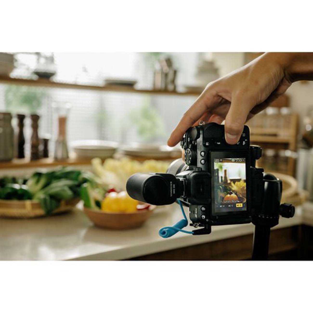 نمای کاربردی از دوربین نیکون Nikon Z50 II Mirrorless Camera Kit 16-50mm Lens