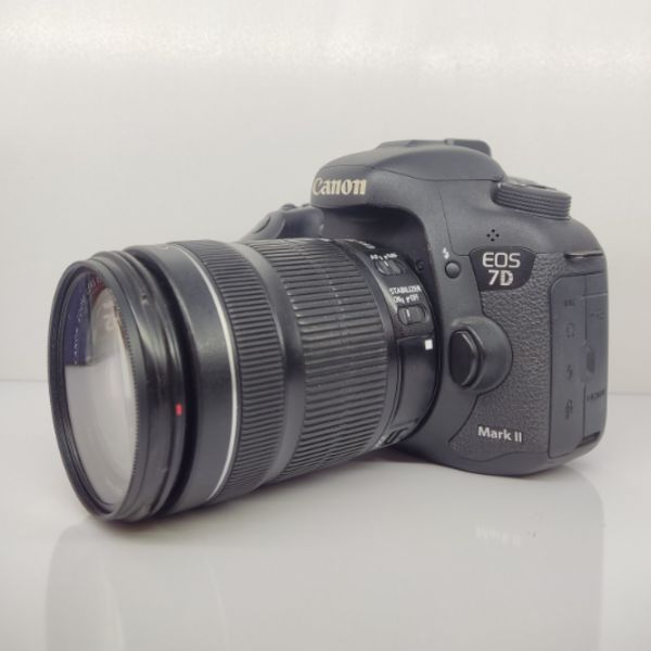 دوربین دست دوم دوربین عکاسی کانن Canon EOS 7D Mark II Kit 18-135mm f/3.5-5.6 IS STM (15000 شات)