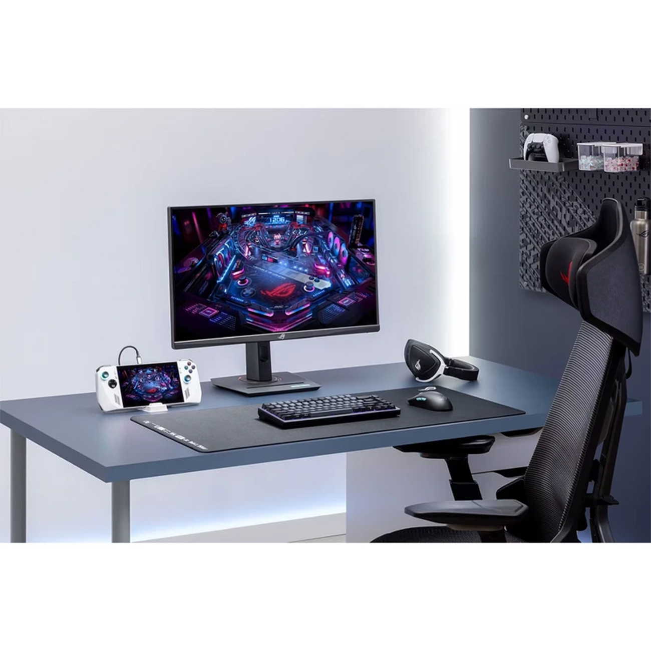 عکس در حال استفاده از مانیتور گیمینگ ایسوس 27 اینچ ASUS 27-inch ROG Strix XG27ACS Gaming Monitor