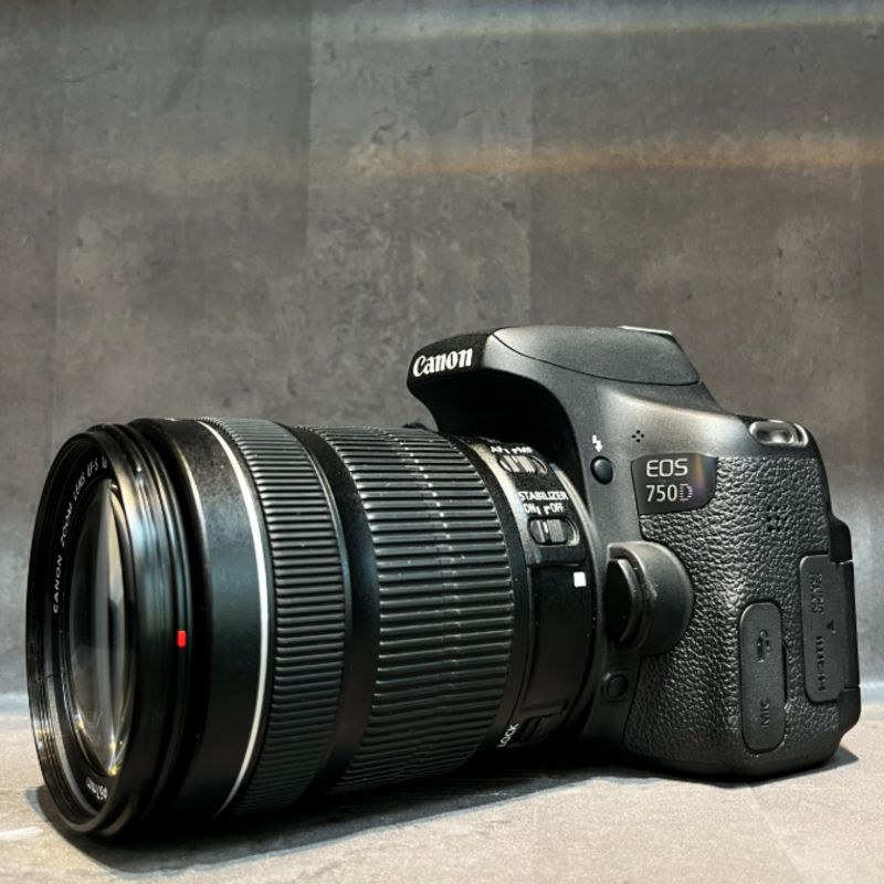 دوربین دست دوم Canon EOS 750D Kit 18-135mm F3.5-5.6 IS STM (20000 شات)