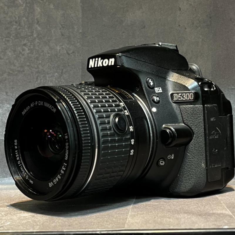 دوربین دست دوم عکاسی نیکون Nikon D5300 Kit 18-55mm f/3.5-5.6G VR  (19000 شات)