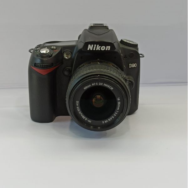 دوربین دست دوم nikon d90 18-55 (6000 شات)