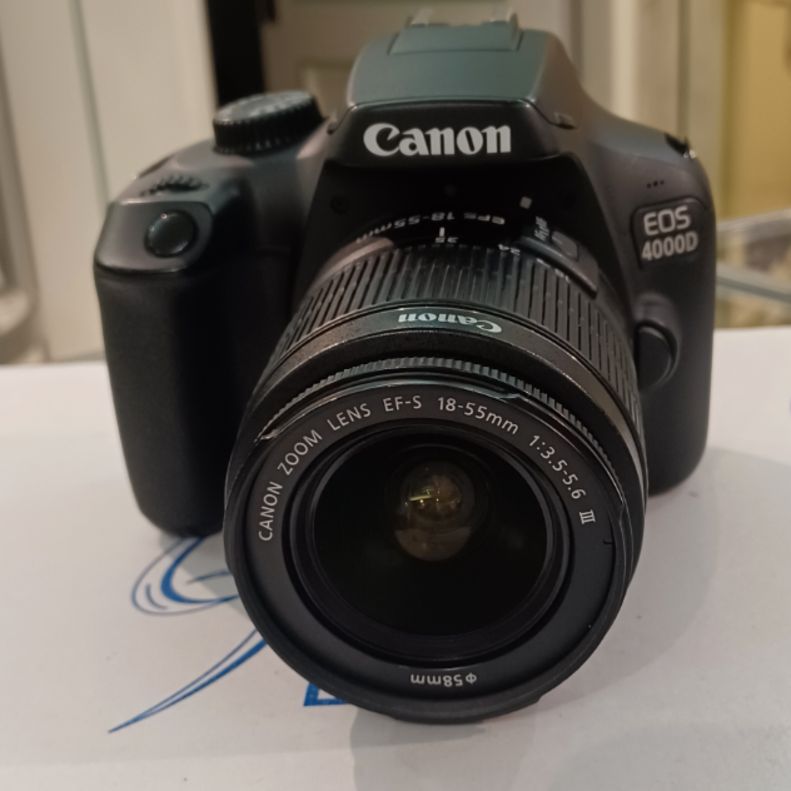 دوربین دست دوم عکاسی کانن Canon EOS 4000D Kit EF-S 18-55mm IS II (2887 شات)