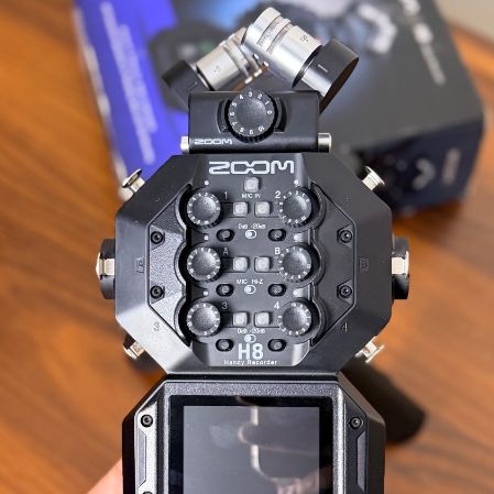 رکوردر صدا زوم  دست دومZoom H8 8-Input / 12-Track Portable Handy Recorder