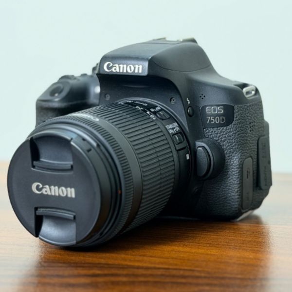 دوربین دست دوم 750D EF-S 18-55 IS STM (11500 شات)
